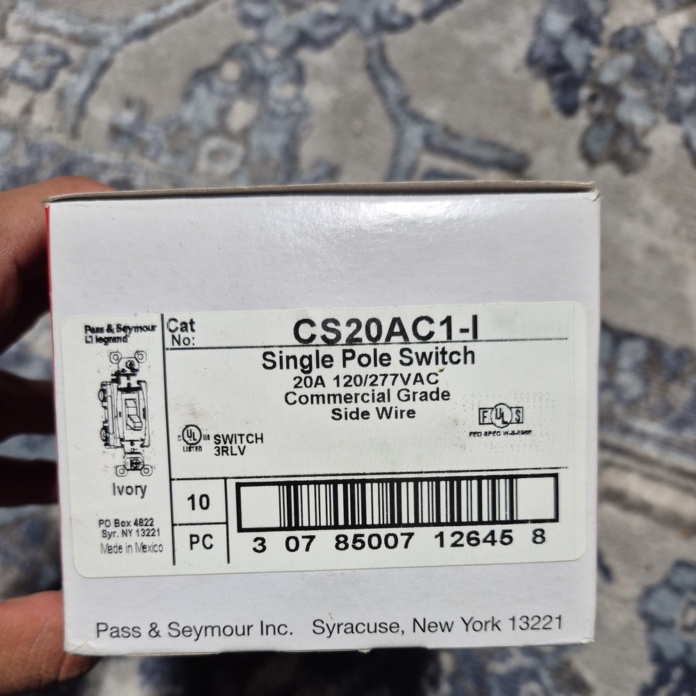 Lot of 10 NEW Pass & Seymour legrand CS20AC1-I Single Pole Switch 20A 120/277VAC